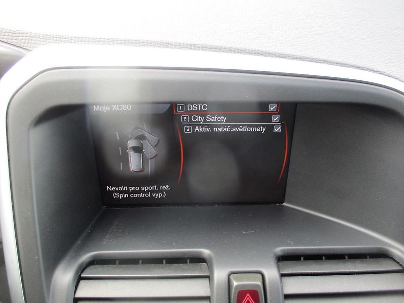 Volvo XC60 2.4 D5*AWD*NAVI*198 tkm*SUMMUM - fotka 21 z 56