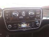 Volkswagen up! 1.0i,55kW,  ZADÁNO!!! - náhled 16