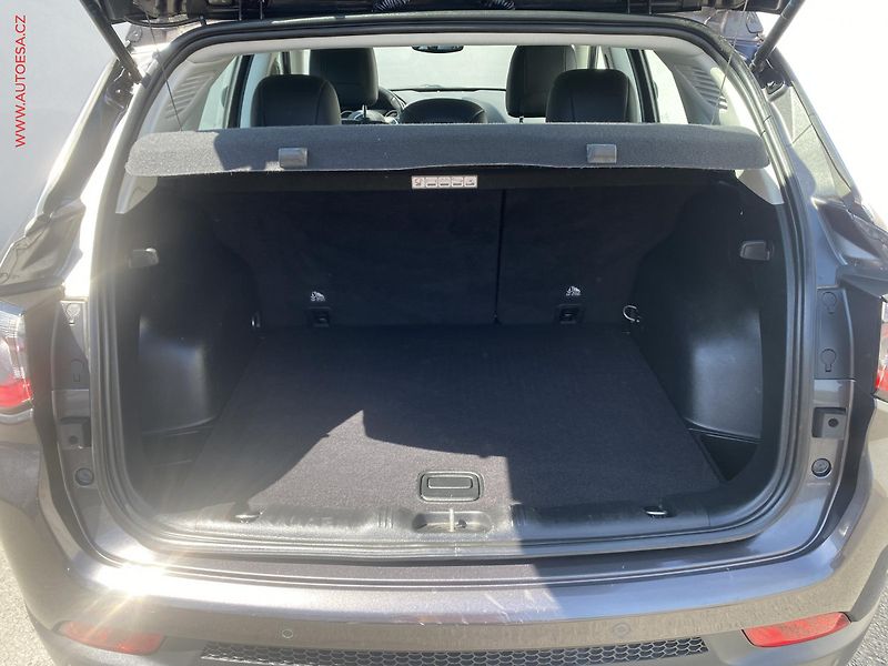 Jeep Compass (2019) 1.4 M-Air FWD, Longitude - fotka 7 z 17