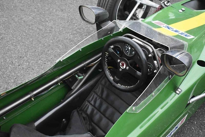 Na svoji dobu technicky vyspělá formule bývá k vidění například na akci Sosnová Classic.