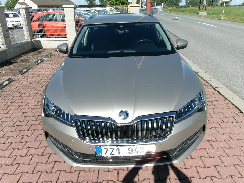 Škoda Superb (2022) 2,0TDI L&K 4x4 DSG ACC MATRIX - fotka 4 z 49