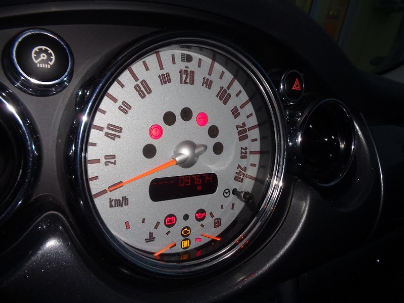 Mini Cooper 1,6 - fotka 20 z 20