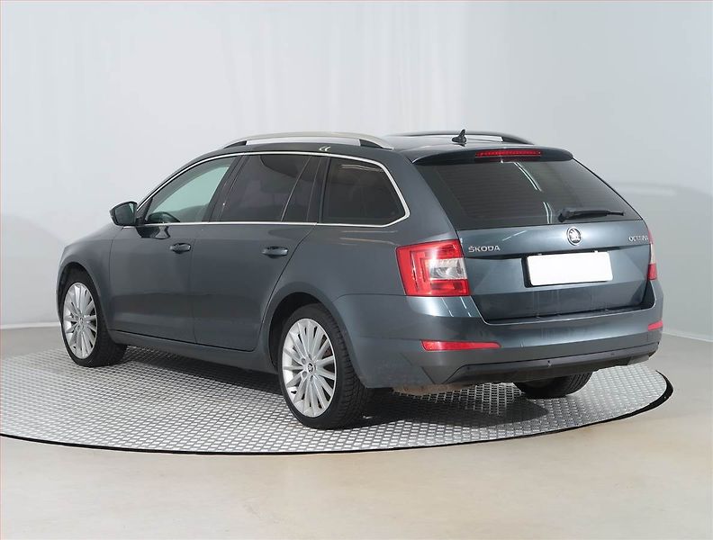 Škoda Octavia (2015) Laurin&Klement 2.0 TDI, 4X4 - fotka 4 z 19