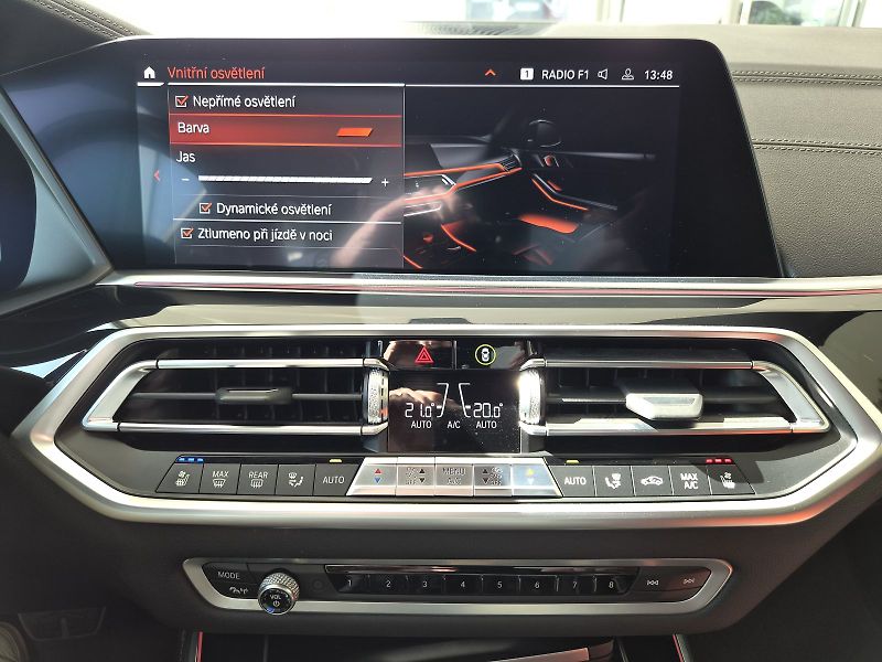 BMW X5 xDrive40i - fotka 25 z 33