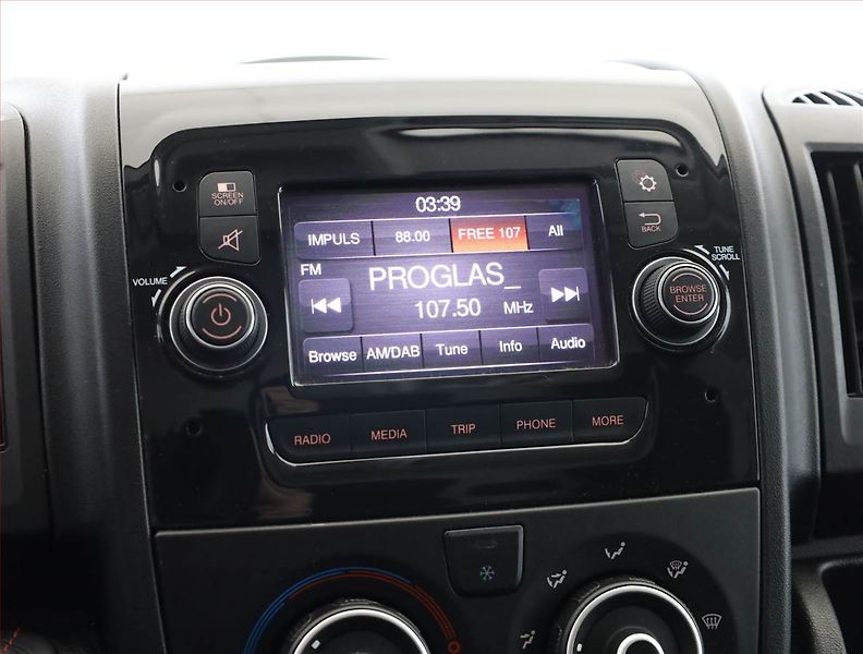 Peugeot Boxer (2021) 2.2 BlueHDi, L3H2, 13m3, 1.0t - fotka 13 z 16