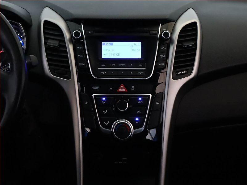 Hyundai i30 (2016) 1.6 CRDi, Serv.kniha, Tempomat - fotka 10 z 12