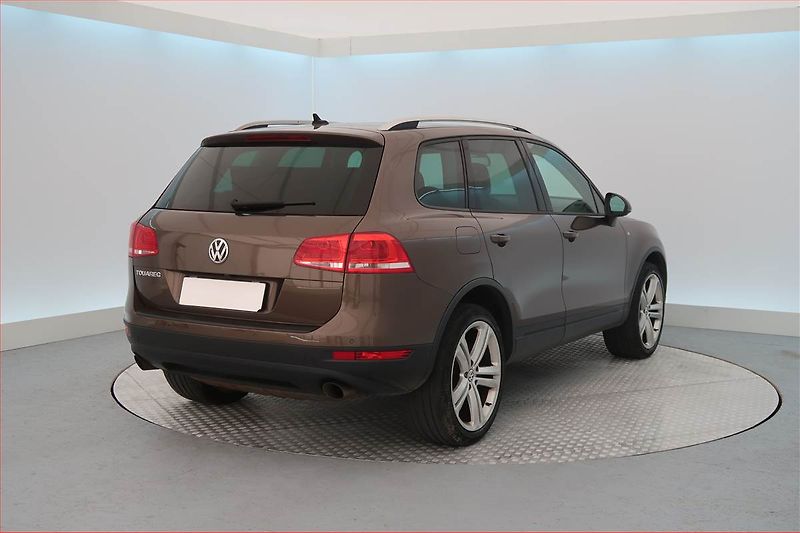 Volkswagen Touareg (2011) 3.0 TDI, 4X4, Automat - fotka 5 z 18