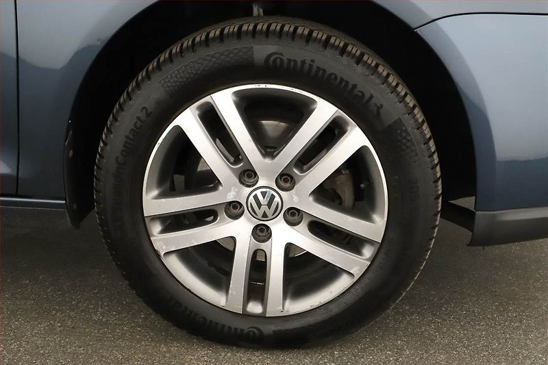 Volkswagen Jetta (2007) 1.6 - fotka 12 z 12