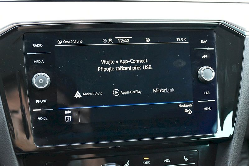 Volkswagen Passat (2023) ELEGANCE 2,0 TDI 110kW DSG - fotka 21 z 35