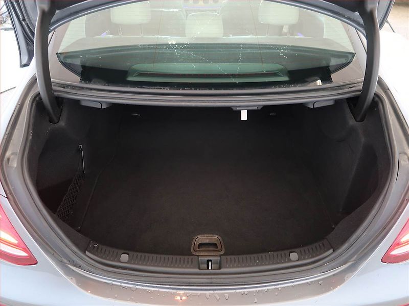 Mercedes-Benz Třídy E (2016) E 220 d - fotka 13 z 15