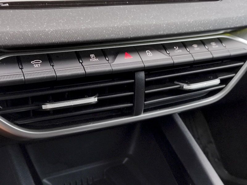 Škoda Octavia (2025) Top Selection 1,5  Tsi 110 Kw - fotka 22 z 41