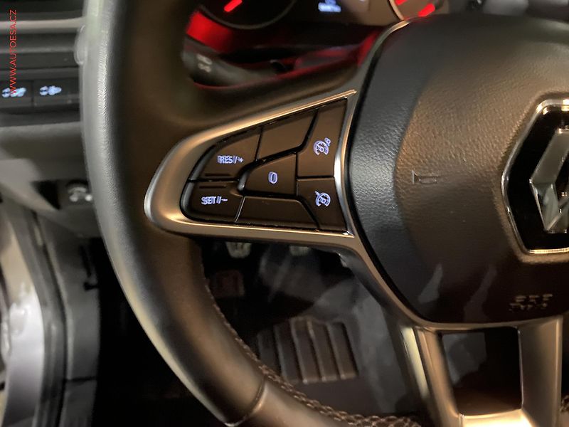 Renault Captur (2021) 1.0TCe, Experience, navi - fotka 14 z 19
