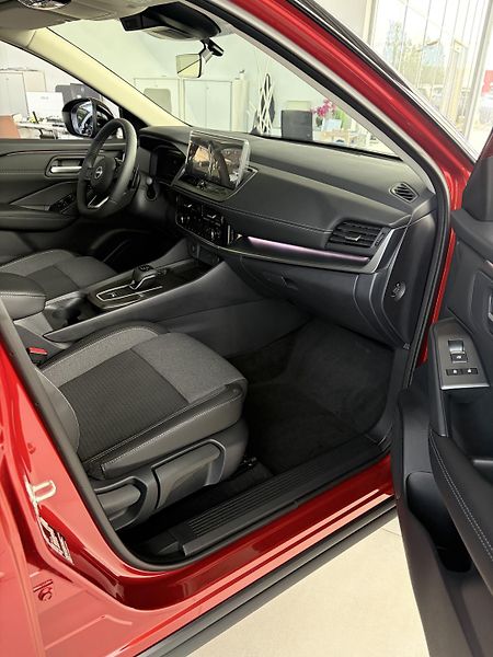 Nissan Qashqai (2026) 1,3 116kW 2WD AT CCS karta!!! - fotka 6 z 12
