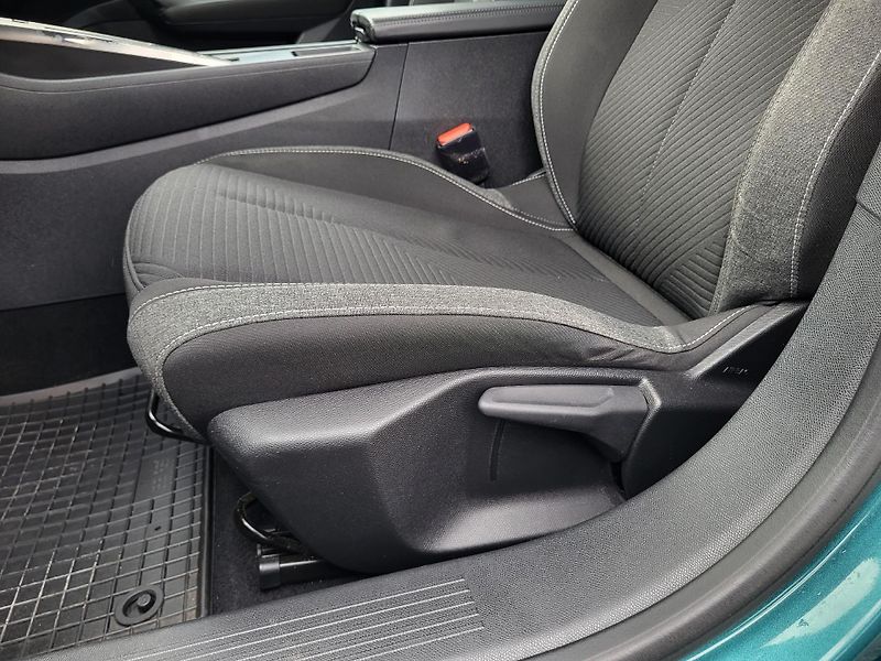 Peugeot 308 SW ACTIVE PACK 1.5 BlueHDi 130 - fotka 29 z 46