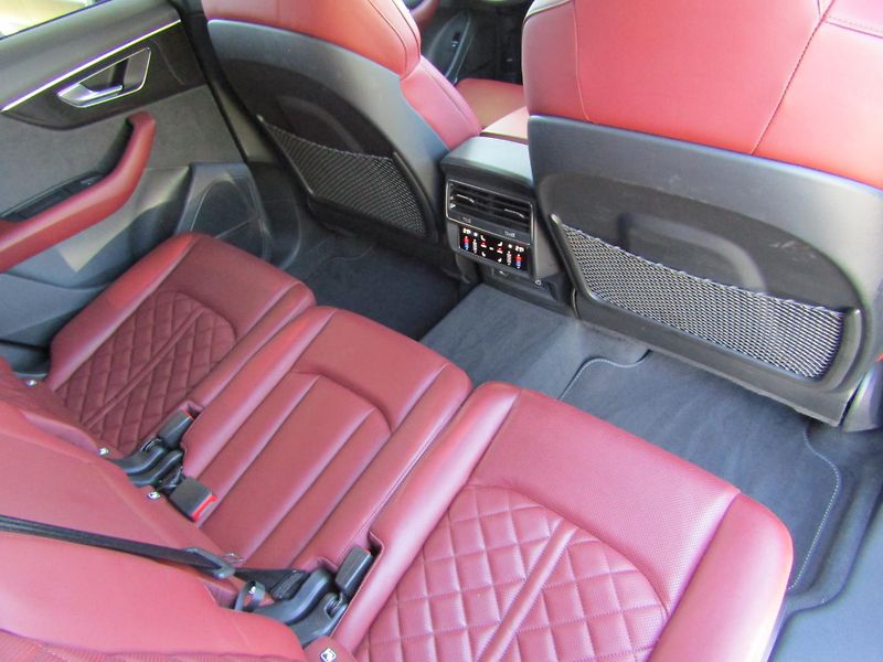 Audi SQ7 S-Line 4.0 TDI 320KW - fotka 25 z 30