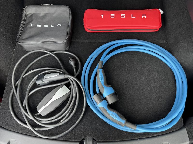 Tesla Model Y 0,0 RWD SoH 94% - fotka 49 z 50