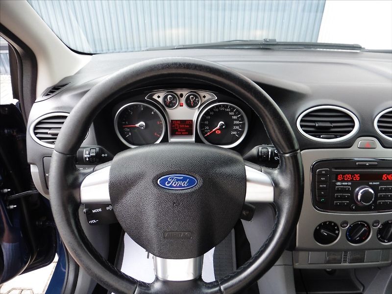 Ford Focus 1,6 TDCi Tournier - fotka 10 z 18