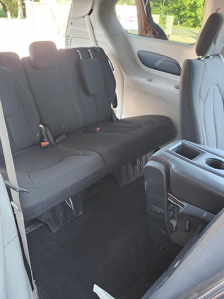 Chrysler Pacifica (2018)  Touring L, 8 míst, LPG, TZ - fotka 29 z 38