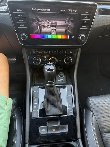Škoda Superb (2020) Velice zachovale auto - fotka 11 z 16