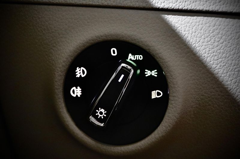 Škoda Superb 3 2.0 TDI 140 kW DSG L&K - fotka 39 z 49