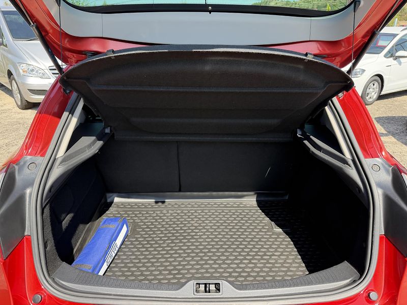 Renault Mégane (2015) 1.2 TCe 85kW ČR - fotka 31 z 40
