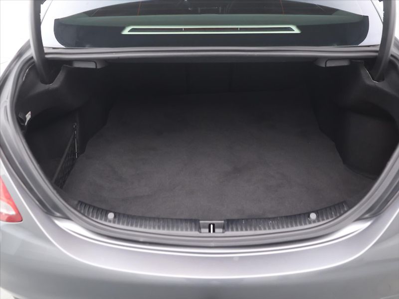 Mercedes-Benz Třídy C 2,1 220d 125kW Aut.klima Tažné - fotka 10 z 28