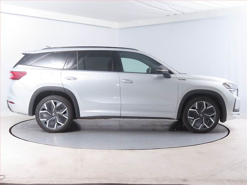 Škoda Kodiaq (2025) 2.0 TDI, SPORTLINE, 7 MÍST - fotka 6 z 20