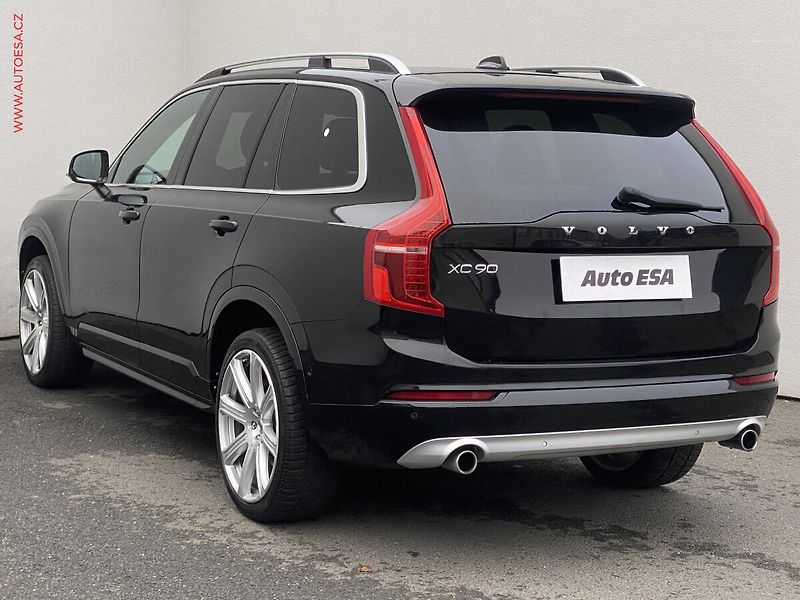Volvo XC90 (2016) 2.0 D, Momentum, AT - fotka 6 z 20