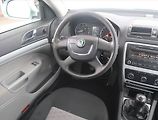 Škoda Octavia (2009) Ambiente 1.4 TSI, Tempomat - náhled 7