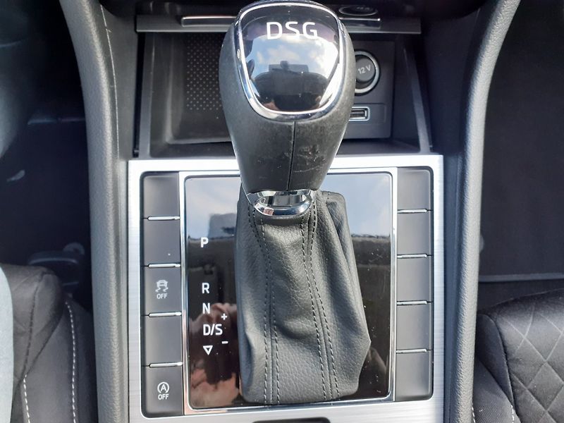 Škoda Superb (2020) 2.0 TDi 140Kw DSG ČR - fotka 18 z 32