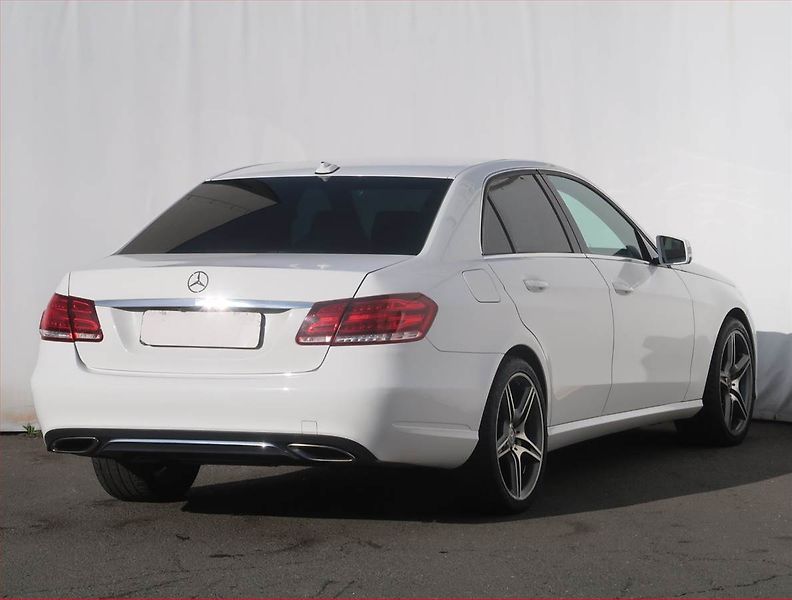 Mercedes-Benz Třídy E (2016) E 200 BlueTEC, Automat, Kůže - fotka 5 z 22