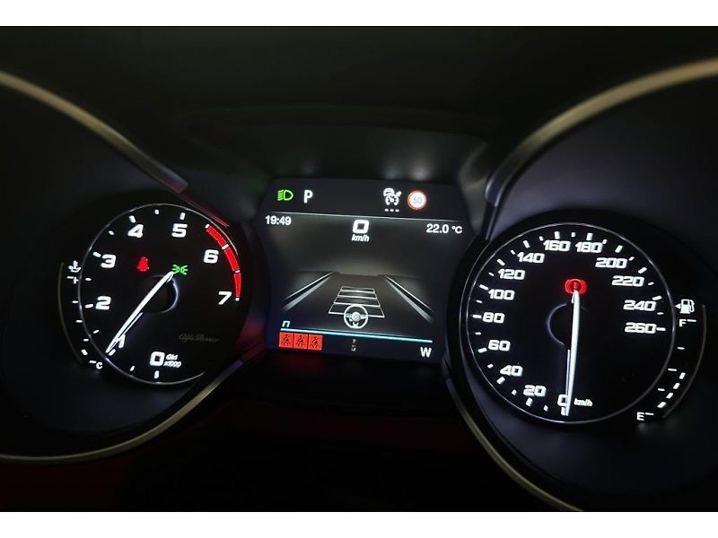 Alfa Romeo Stelvio (2020) 2.0T 280k AT8 ZF Q4 4x4 Veloce - fotka 15 z 18