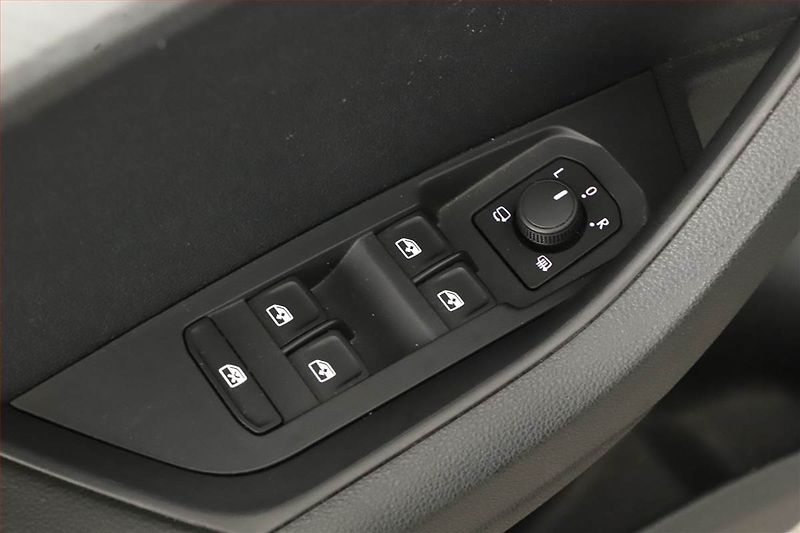 Škoda Karoq (2024) 1.5 TSI, Drive - fotka 15 z 15