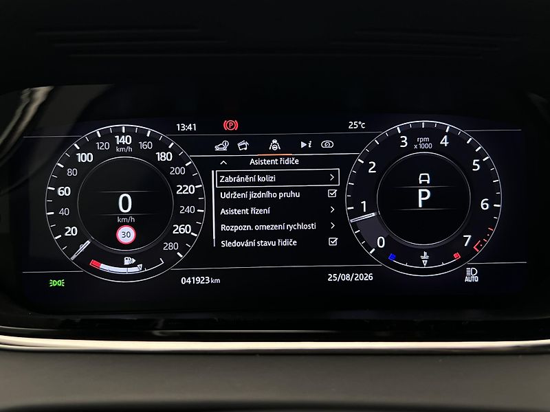 Land Rover Range Rover Evoque P200 R-DYNAMIC HSE AUT CZ - fotka 42 z 48