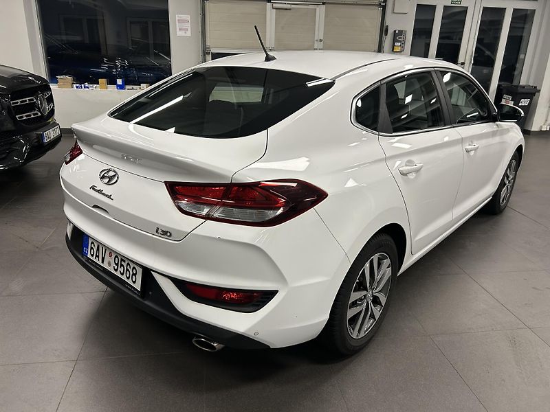 Hyundai i30 (2018) 1.0T-GDi Fastback 88kW Alu - fotka 4 z 22