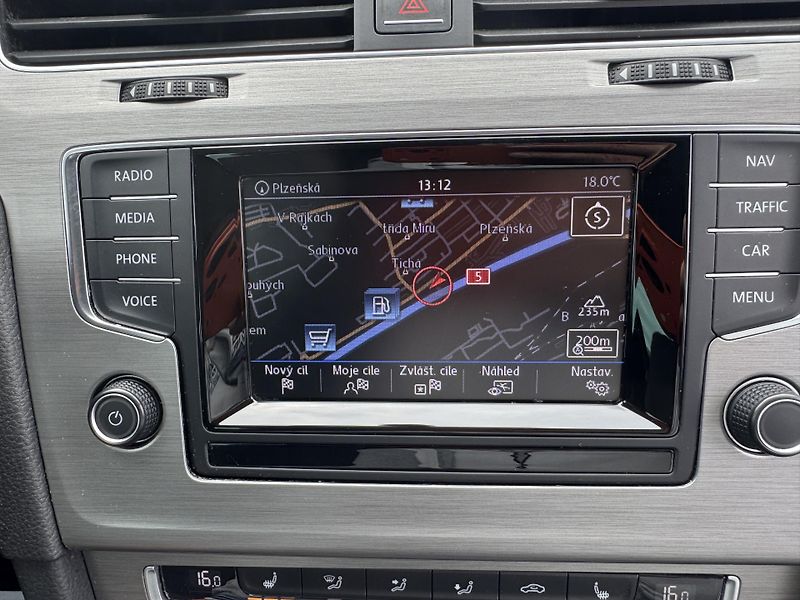 Volkswagen Golf Variant (2014) 7-1.6TDi,KOMPLET SERVIS - fotka 25 z 43