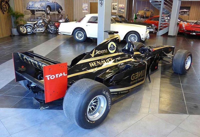 Dvoumístná Formule 1 na prodej.