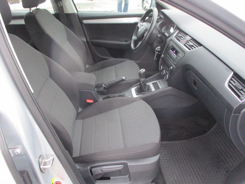 Škoda Octavia 1.2 TSi AMB*SERVIS*L+Z PNEU - fotka 23 z 40