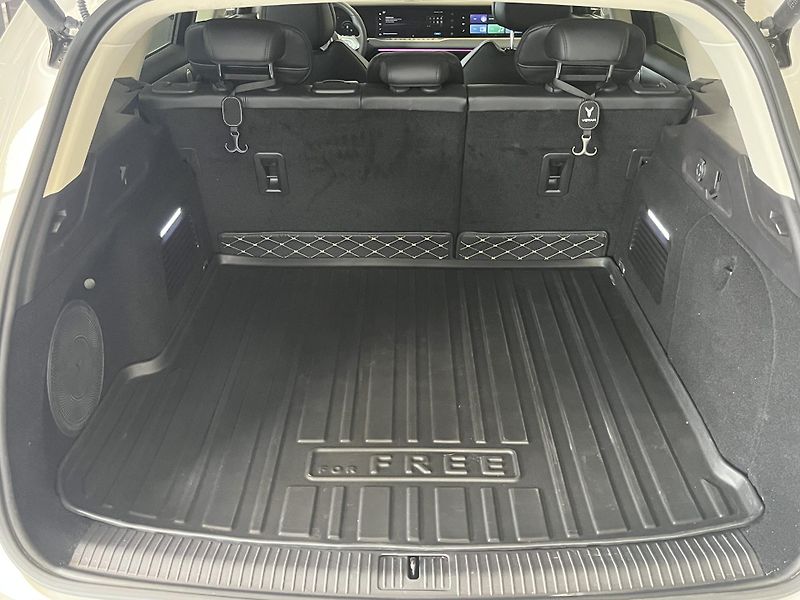 Voyah Free Rev 318 BEV 4x4 - fotka 7 z 21