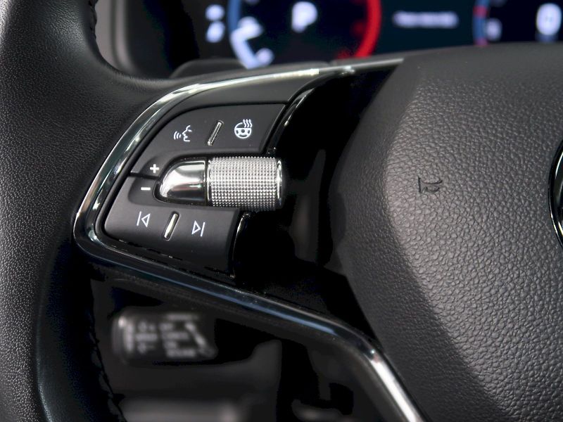 Škoda Karoq (2022) EXCLUSIVE 2.0TDI 110KW DSG 4x4 - fotka 19 z 40