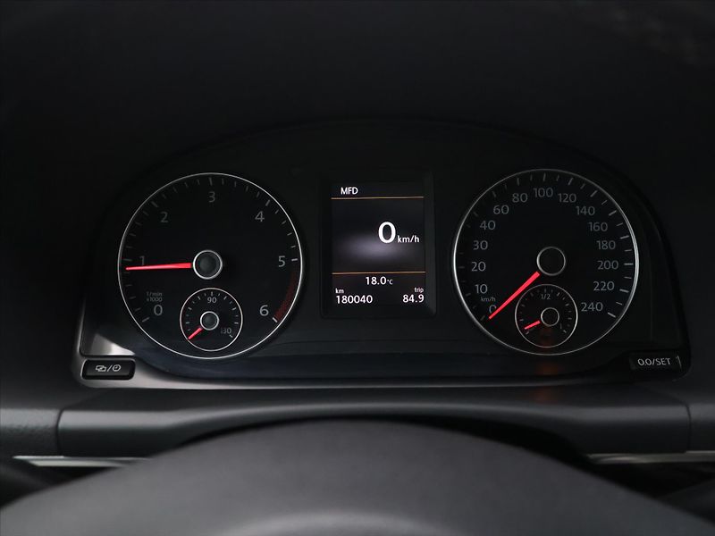 Volkswagen Touran 2,0 TDI 130kW Highline Xenon - fotka 15 z 26