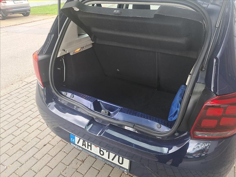 Dacia Sandero 1,0 SCe - fotka 28 z 35