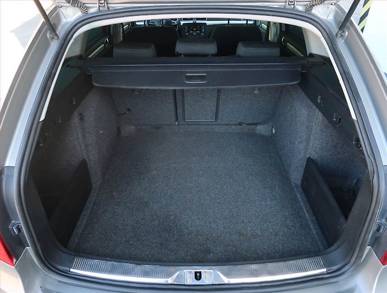 Škoda Superb (2013) Ambition 2.0 TDI, Automat - fotka 14 z 20