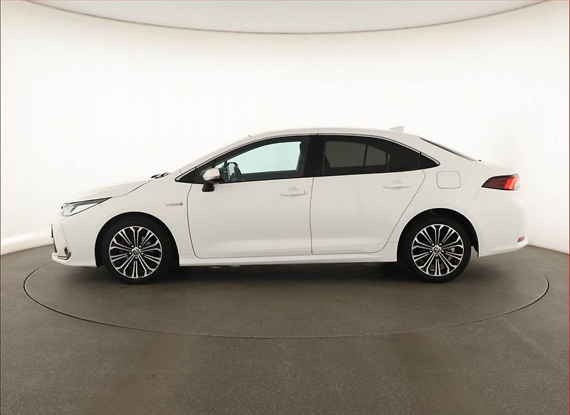 Toyota Corolla (2021) Comfort 1.8 Hybrid - fotka 3 z 16