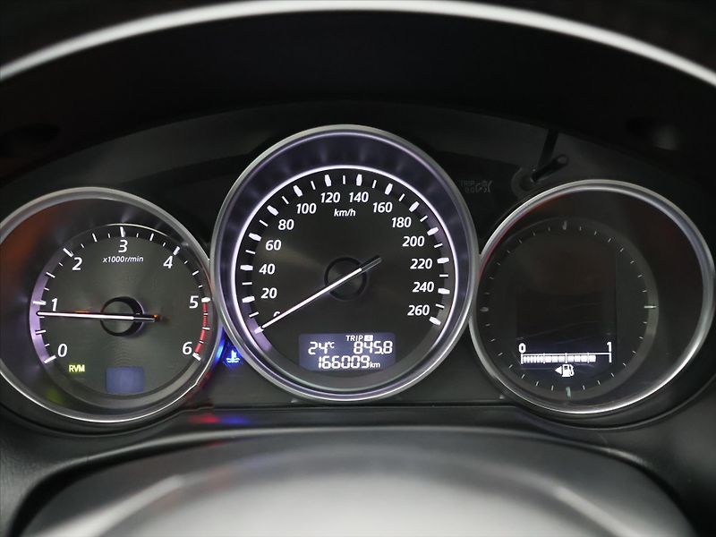 Mazda CX-5 2,2 Skyactiv-D 129kW Revolutio - fotka 19 z 35