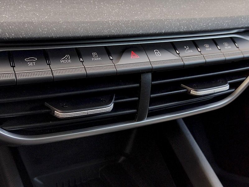 Škoda Octavia (2025) Combi Top Selection 1,5 Tsi 11 - fotka 22 z 39
