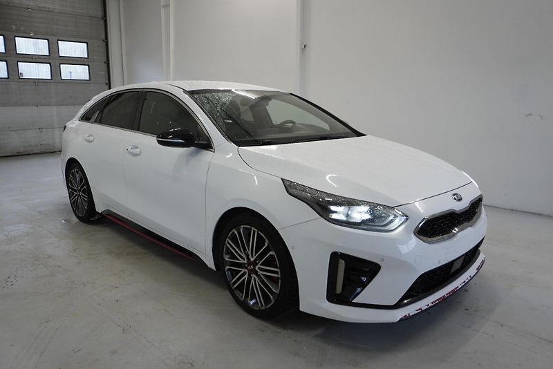 Kia ProCeed 1.6 T-GDI 150kW GT-LINE AUT - fotka 4 z 31