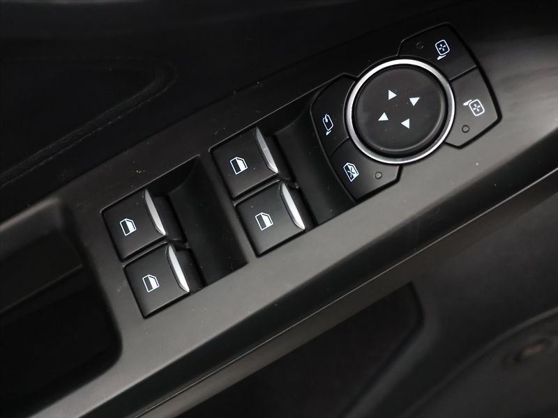Ford Focus 2,0 TDCI 110kW Titanium LED - fotka 15 z 33