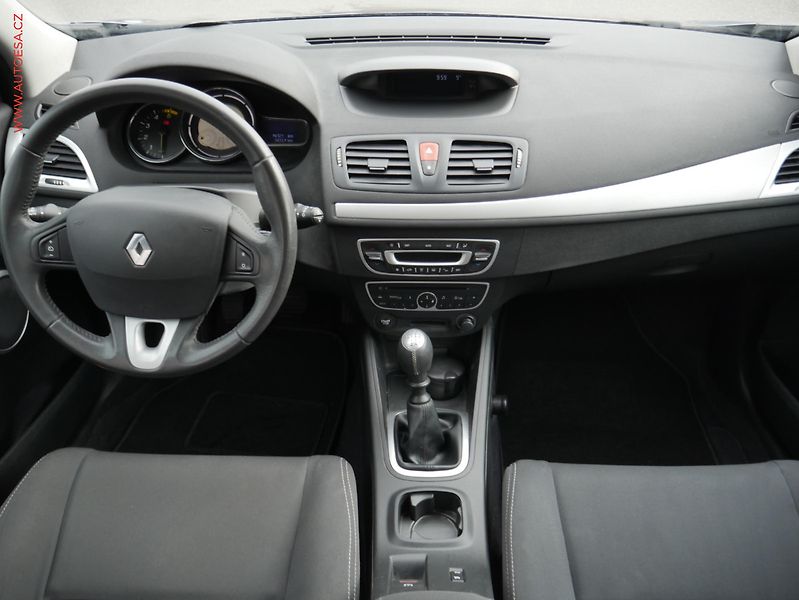 Renault Mégane (2009) 1.5 dCi, ČR, AC, tempo - fotka 8 z 21
