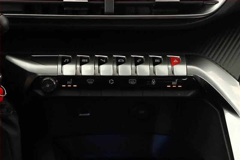 Peugeot 3008 (2017) 1.6 BlueHDi, Serv.kniha, Navi - fotka 16 z 19